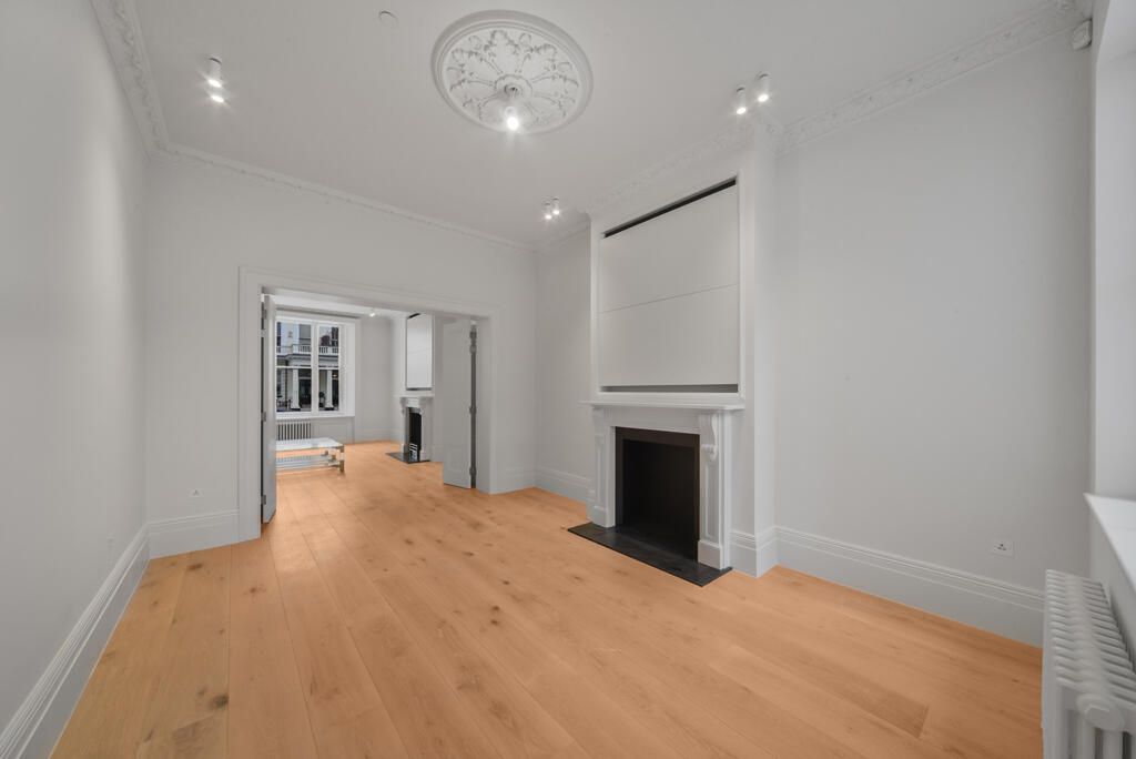 Property photo 3 of 16 Living Room