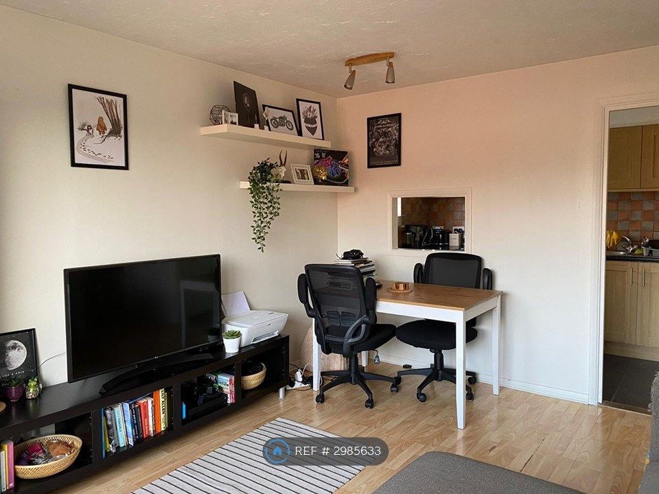 Property photo 2 of 12 Space For A Dining Table Or Desk