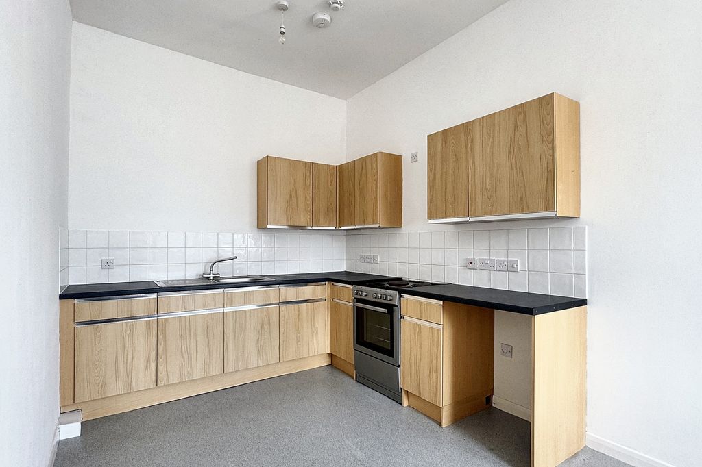 Property photo 2 of 8 Img_2104