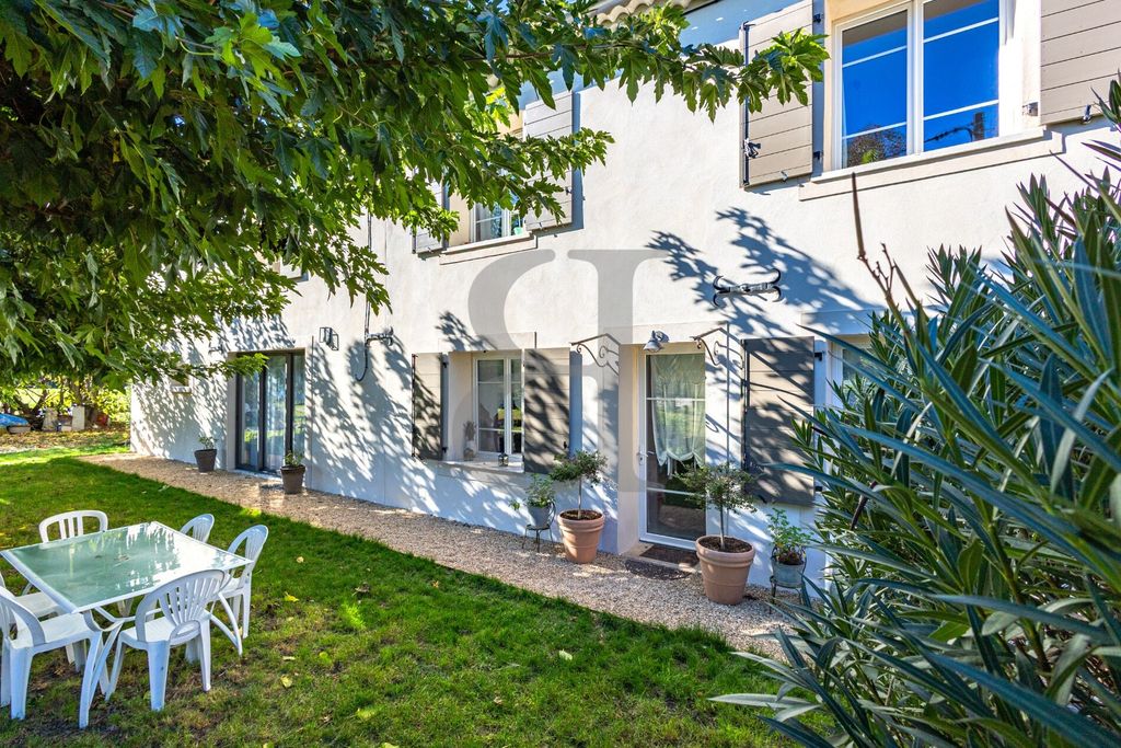 Property photo 1 of 28