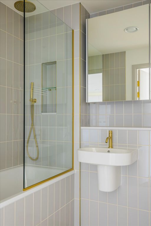 Property photo 2 of 28 Image