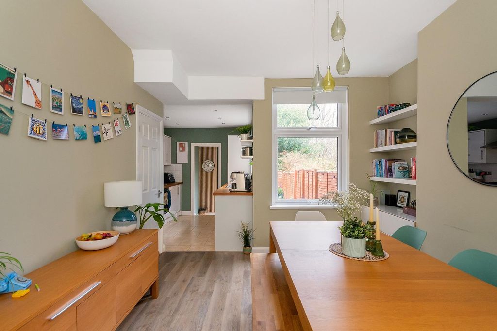 Property photo 3 of 36 1E6Rav - Dining Room B.Jpg