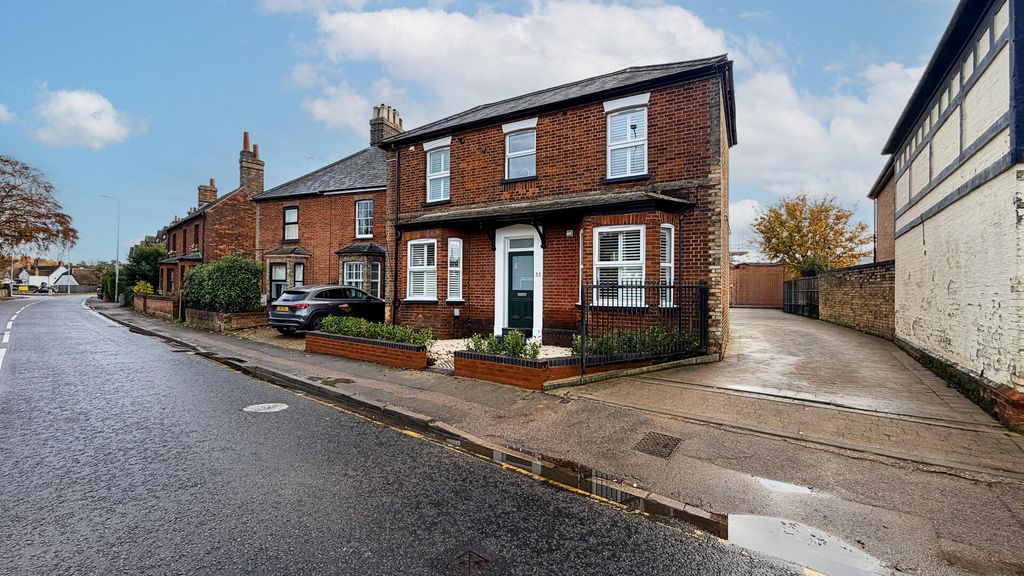 Property photo 1 of 10 Front (Exterior)