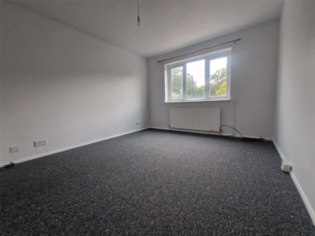 Property photo 1 of 5 Picture No. 15
