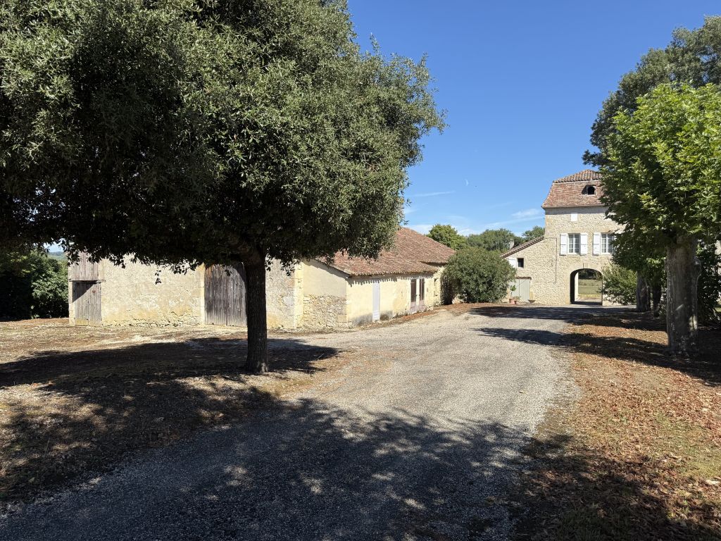 Property photo 3 of 21