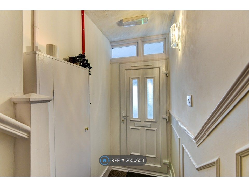Property photo 2 of 35