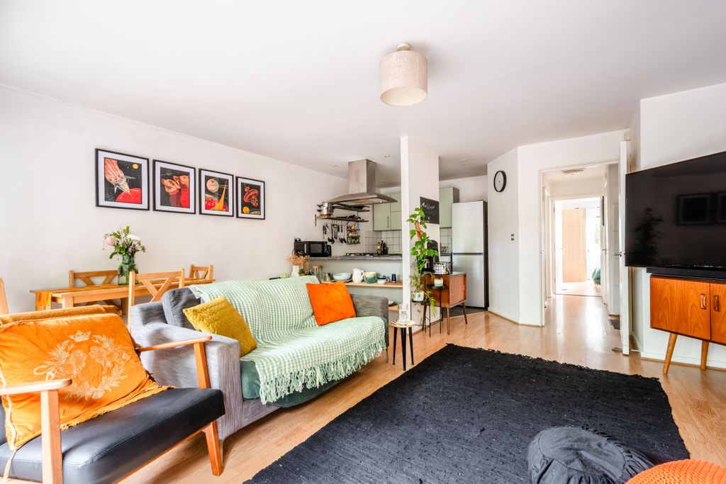 Property photo 3 of 11 3