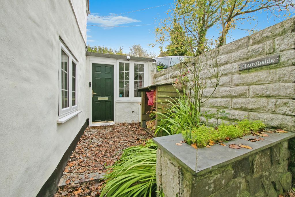 Property photo 2 of 13