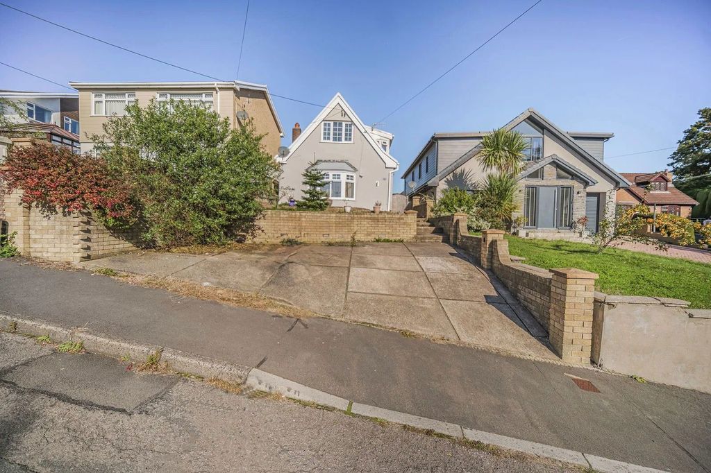 Property photo 2 of 33