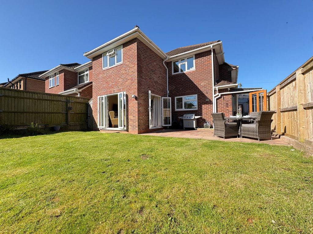 Property photo 3 of 33