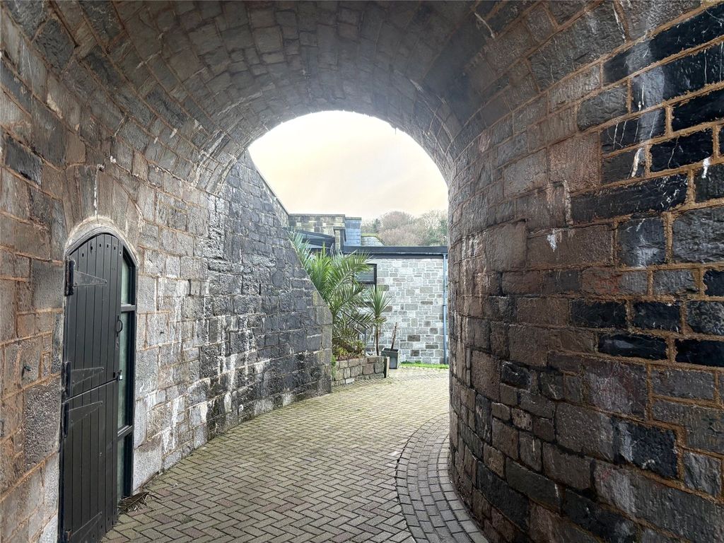 Property photo 1 of 17 Picture No. 01