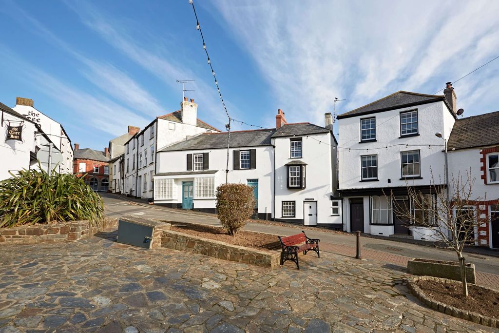 Property photo 2 of 26