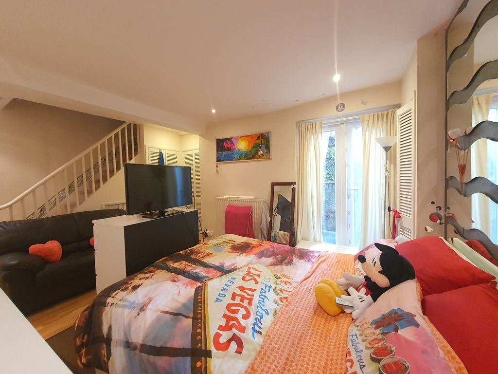 Property photo 2 of 7 Gallery