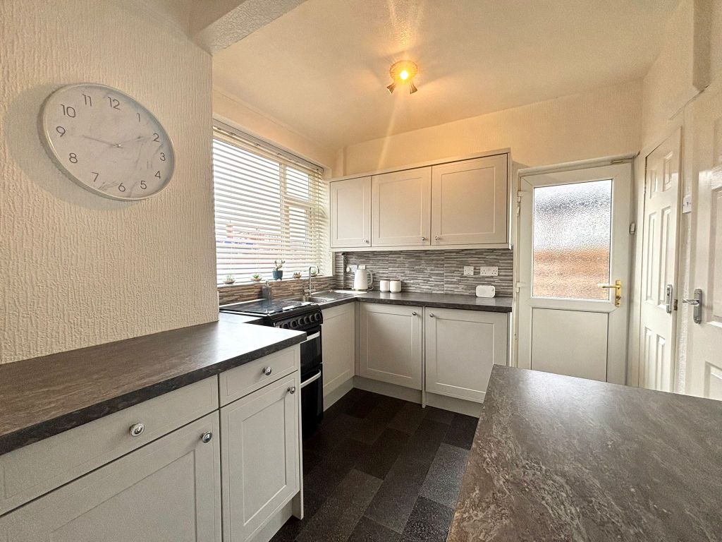 Property photo 3 of 23 Kitchen