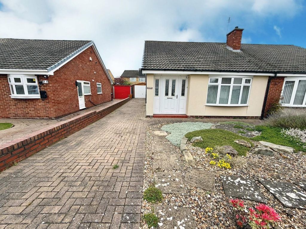 Property photo 2 of 9 Front