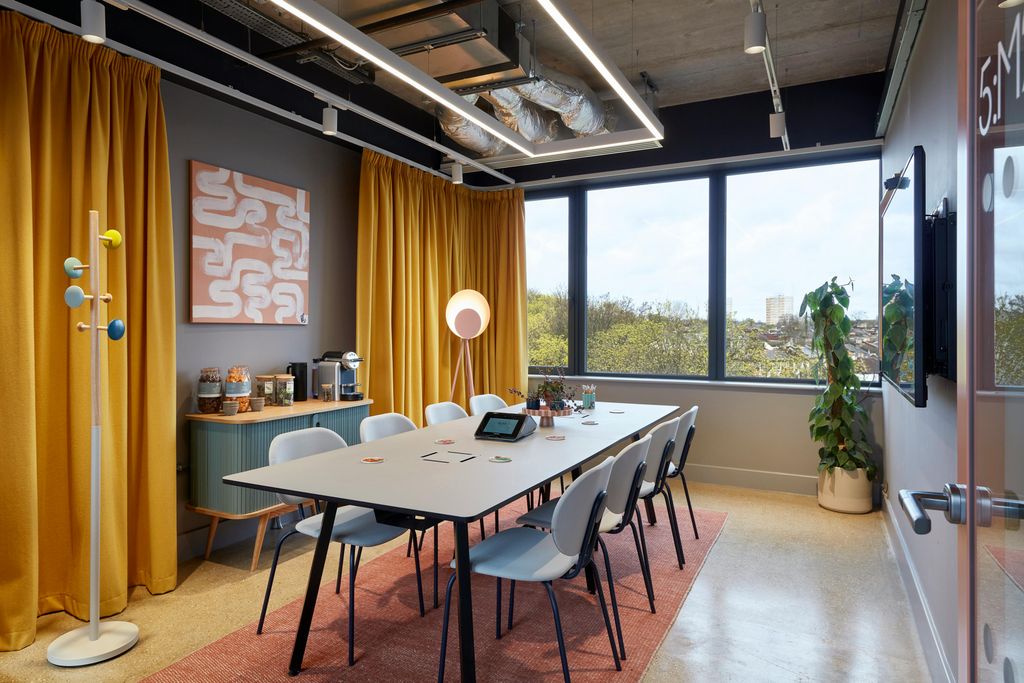 Property photo 2 of 8 Clockwise_Woodgreen_Meetingroom_5M2.Jpg