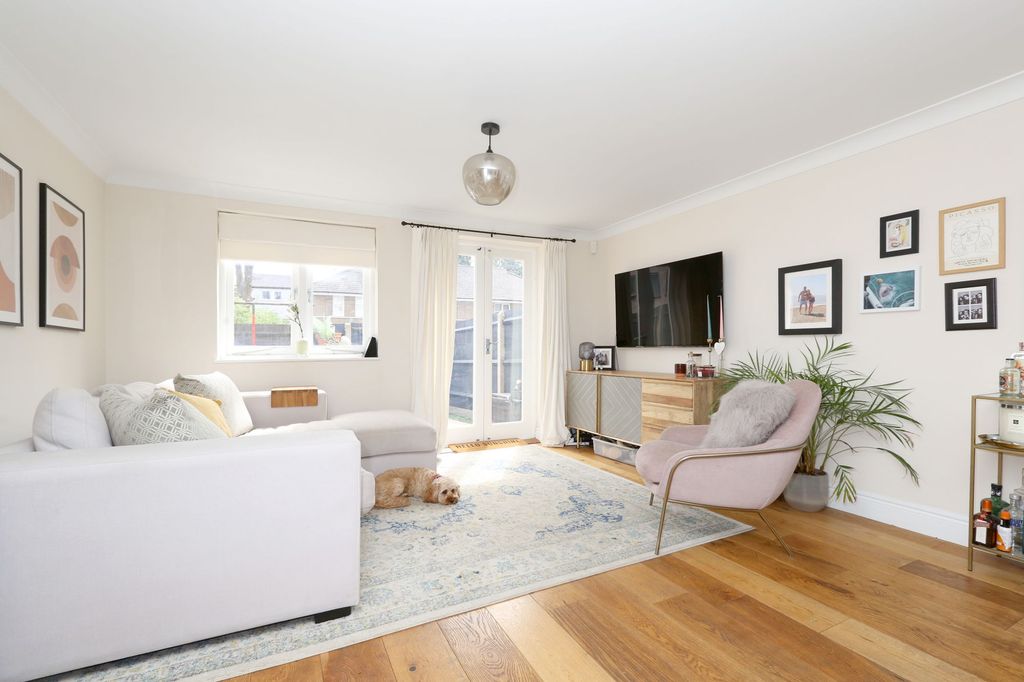 Property photo 2 of 11