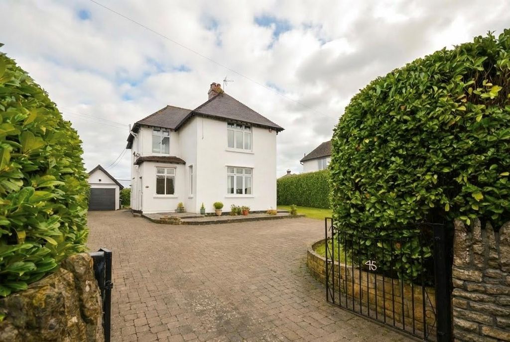 Property photo 1 of 28 Outside