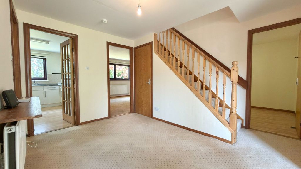 Property photo 2 of 34
