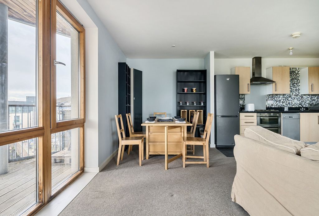 Property photo 2 of 14 1350583-16-68c045...