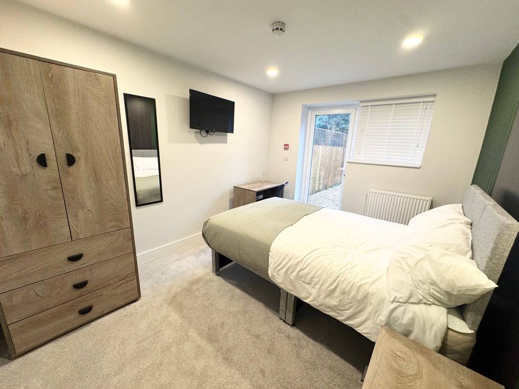 Property photo 2 of 11 Image