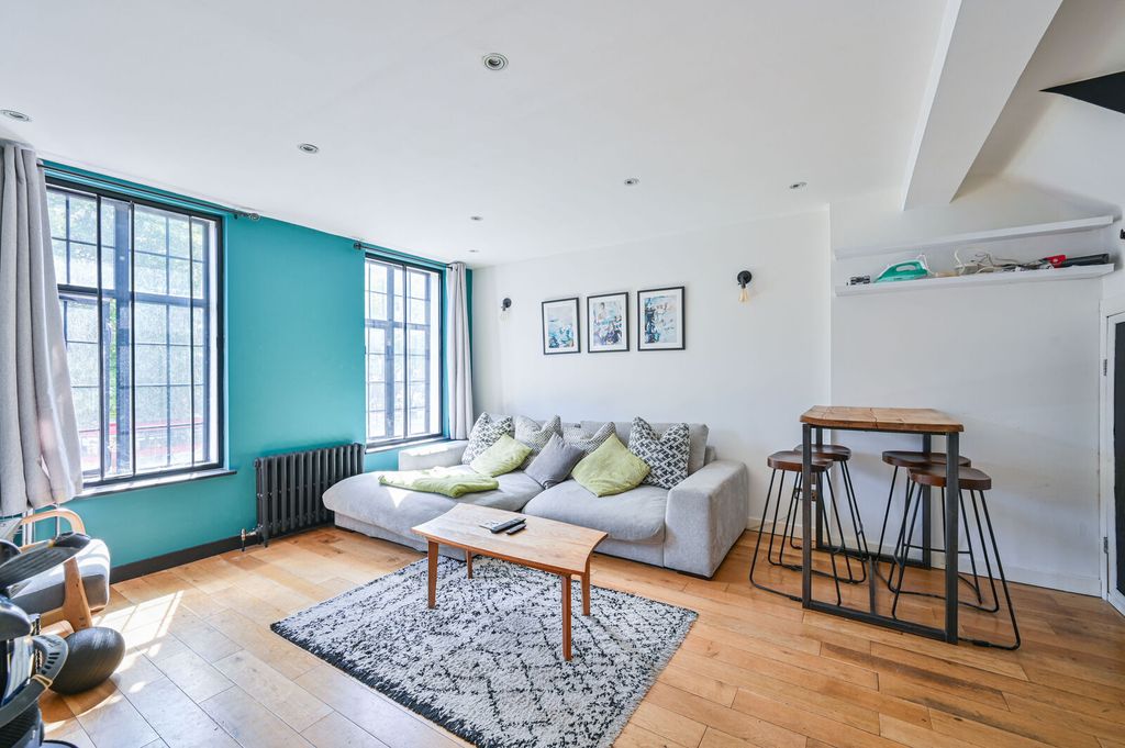 Property photo 1 of 10