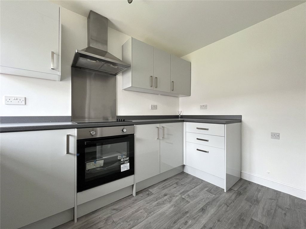 Property photo 3 of 14 Picture No. 12