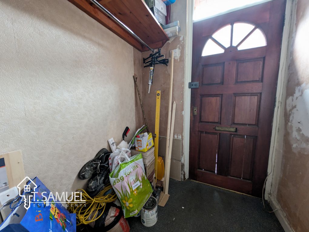 Property photo 2 of 31 Entrance Hallway