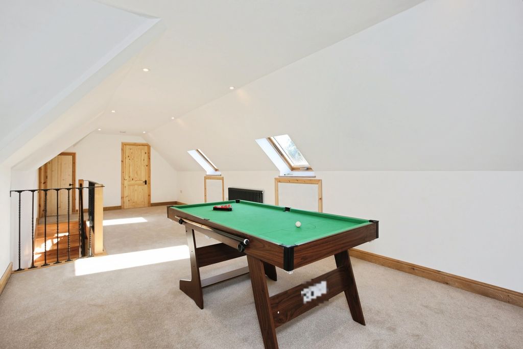 Property photo 3 of 24 Pbox-Img.Jpg