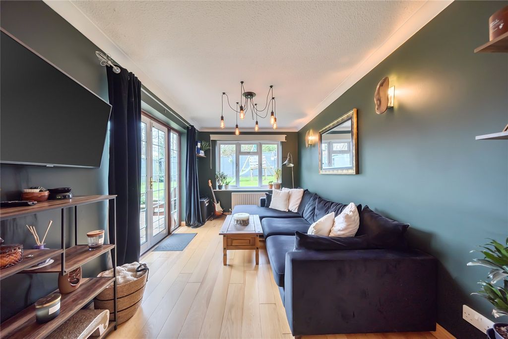 Property photo 3 of 16 Picture 3