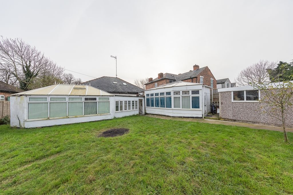 Property photo 1 of 32