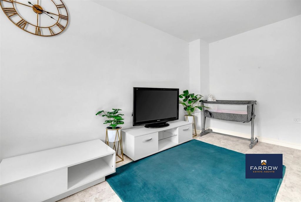 Property photo 3 of 23 Living Room