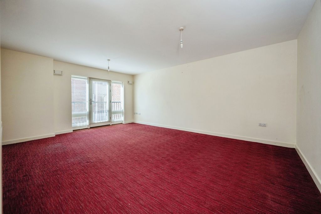 Property photo 3 of 17 Photo