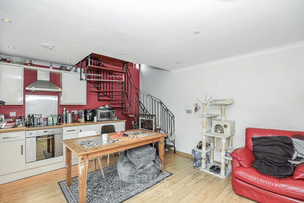 Property photo 2 of 18