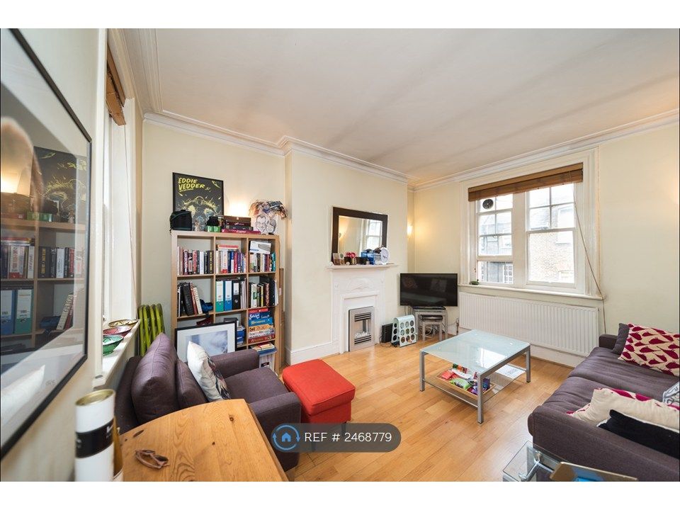 Property photo 1 of 10 Living/Dinning Room