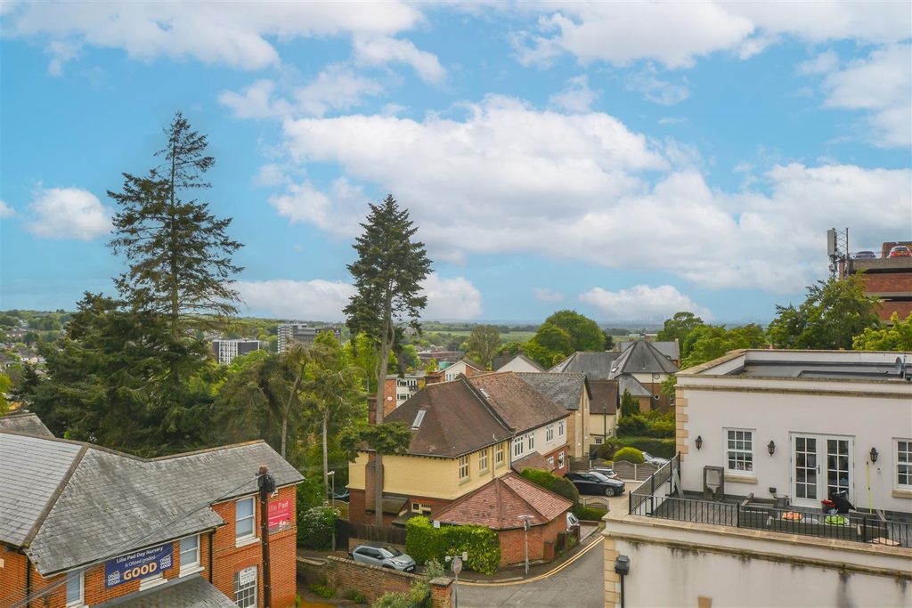Additional image 12 of 2 bed flat for saleNew Road, Brentwood CM14