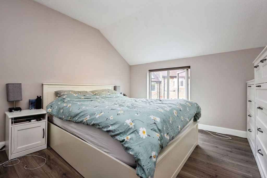 Property photo 3 of 17 Photo