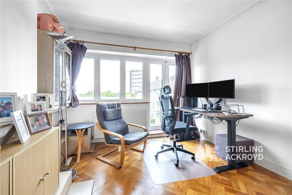 Property photo 3 of 16 Picture No. 05
