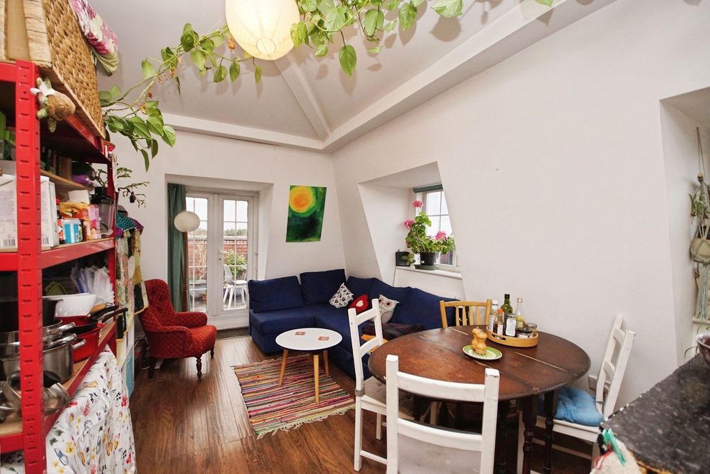 Property photo 3 of 12 Pbox-Img.Jpg