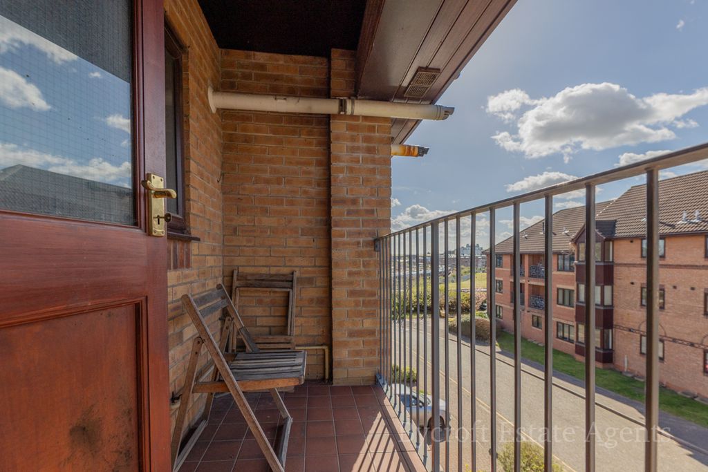 Property photo 3 of 11