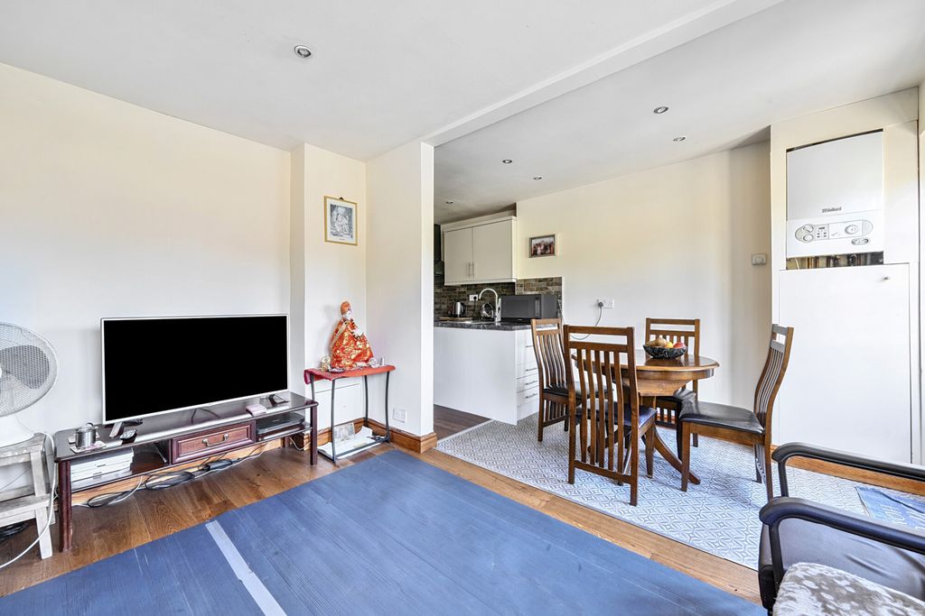 Property photo 3 of 21 1313173-8-6862A82...