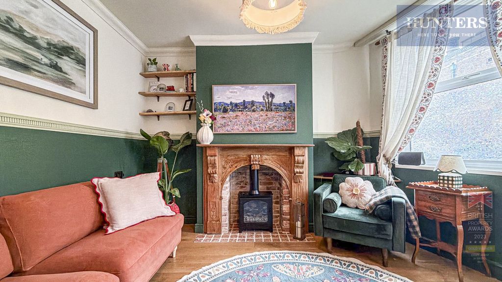 Property photo 3 of 25 Pbox-Img.Jpg