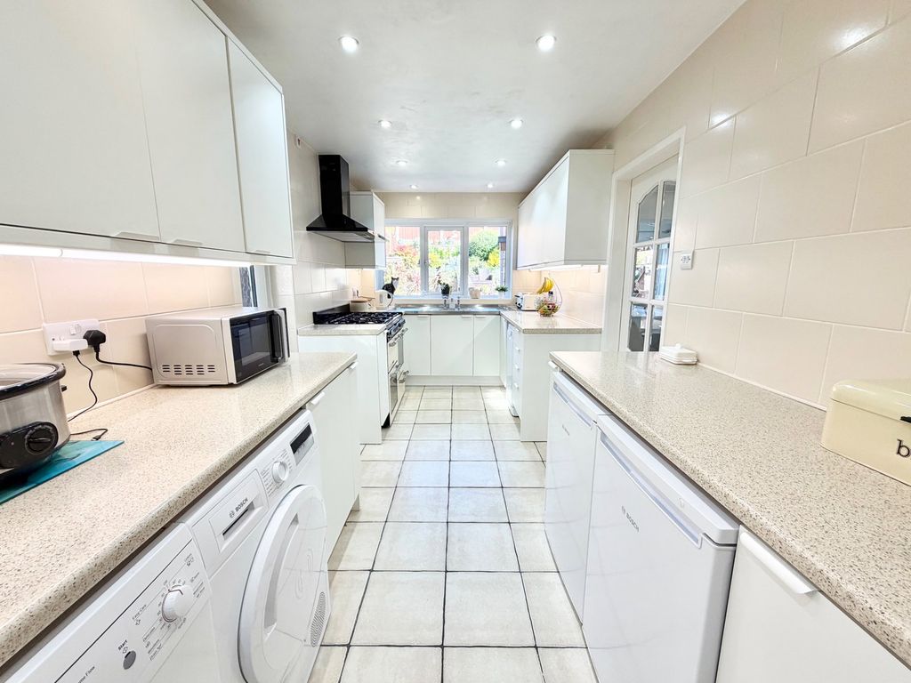 Property photo 2 of 35