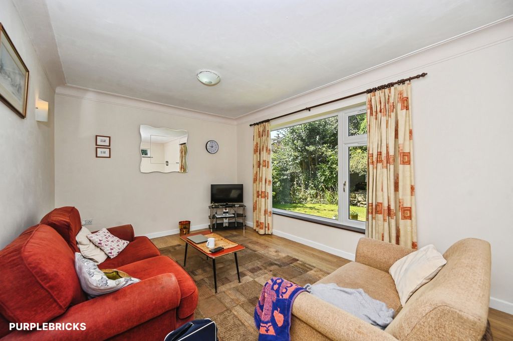 Property photo 3 of 27