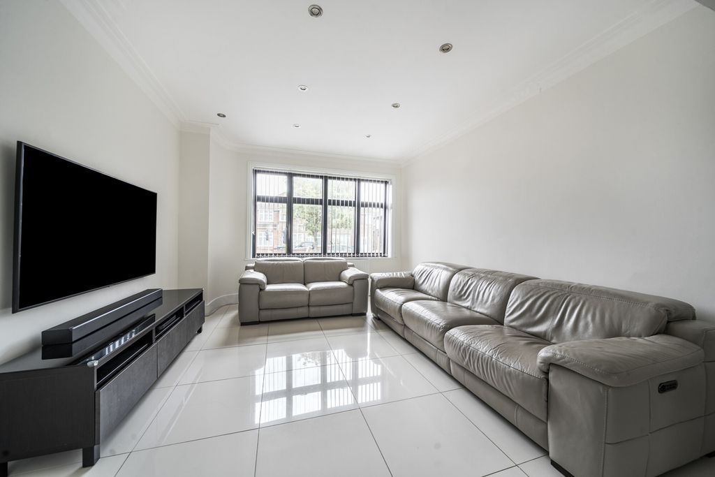 Property photo 3 of 20 1298089-23-682Dbc...