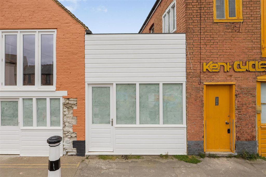 Property photo 1 of 8 Sea Wall, Whitstable