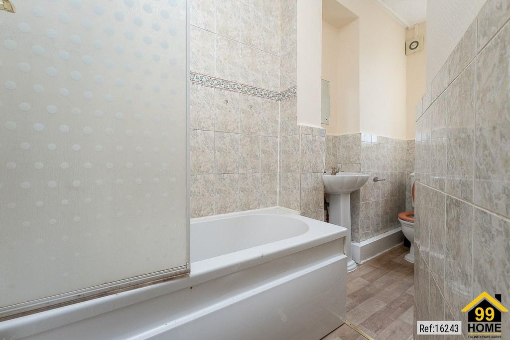 Property photo 2 of 11 Photo 1