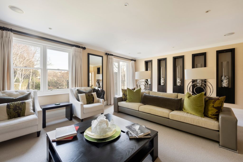 Property photo 2 of 40 Photo 10