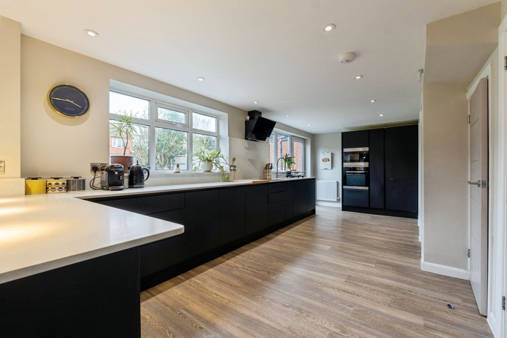 Property photo 3 of 22 1122