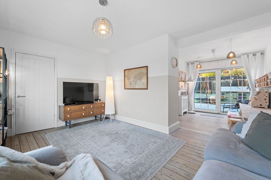 Property photo 2 of 21